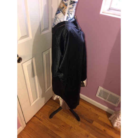 🦈Shark bite hem blouse🦈 - Picture 5 of 7